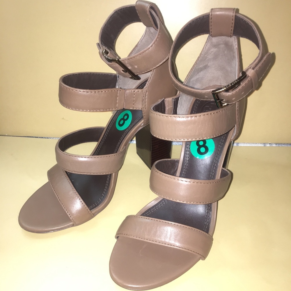 🎀🎀TORY BURCH HEELS 👠 🎀🎀